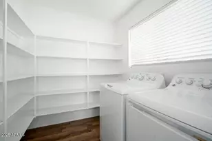 7940 W Mission Ln, Peoria, AZ 85345 - Photo 5