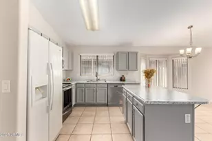 13346 W Saguaro Ln, Surprise, AZ 85374 - Photo 9