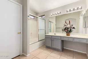 13346 W Saguaro Ln, Surprise, AZ 85374 - Photo 15