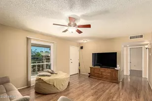 10215 W Kingswood Cir, Sun City, AZ 85351 - Photo 9