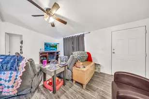 19401 N 7th St, Phoenix, AZ 85024 - Photo 9