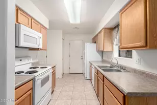 761 E Pepper Dr, Casa Grande, AZ 85122 - Photo 9