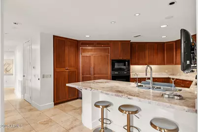 2402 E Esplanade Lane #204, Phoenix, AZ 85016 - Photo 7