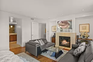 2402 E Esplanade Ln, Phoenix, AZ 85016 - Photo 27