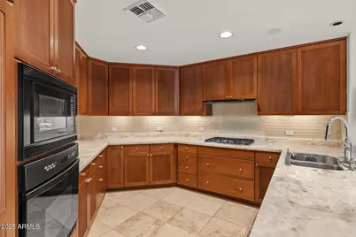 2402 E Esplanade Lane #Unit 204, Phoenix, AZ 85016 - Photo 17