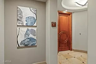 2402 E Esplanade Ln, Phoenix, AZ 85016 - Photo 9