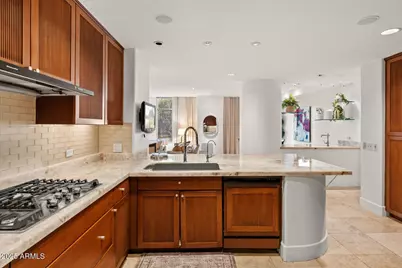 2402 E Esplanade Lane #Unit 204, Phoenix, AZ 85016 - Photo 19