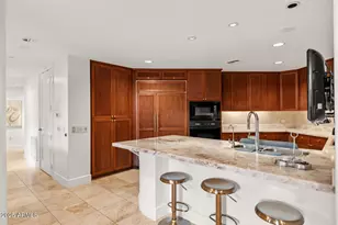 2402 E Esplanade Ln, Phoenix, AZ 85016 - Photo 7