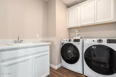 8940 W Georgia Avenue, Glendale, AZ 85305 - Photo 37