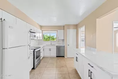 10301 W Charter Oak Drive, Sun City, AZ 85351 - Photo 17