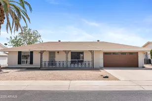 10301 W Charter Oak Dr, Sun City, AZ 85351 - Photo 11