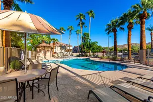 2868 E Dunbar Dr, Phoenix, AZ 85042 - Photo 37