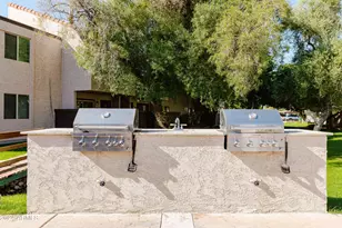 2938 N 61st Pl, Scottsdale, AZ 85251 - Photo 21