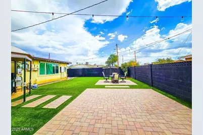 3701 W Echo Lane, Phoenix, AZ 85051 - Photo 23