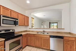 2536 W Gary Way, Phoenix, AZ 85041 - Photo 11