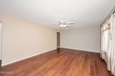 8334 N 55th Avenue, Glendale, AZ 85302 - Photo 7