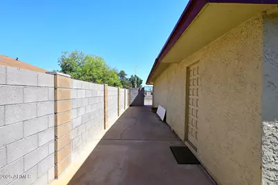 8334 N 55th Avenue, Glendale, AZ 85302 - Photo 31