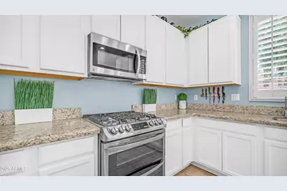 15654 W Yucatan Drive, Surprise, AZ 85379 - Photo 9