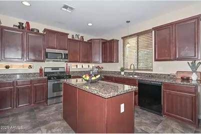 17037 W Bradford Way, Surprise, AZ 85374 - Photo 11