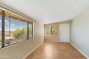 10628 N 10th Dr, Phoenix, AZ 85029 - Photo 9