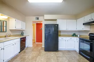 10628 N 10th Dr, Phoenix, AZ 85029 - Photo 13