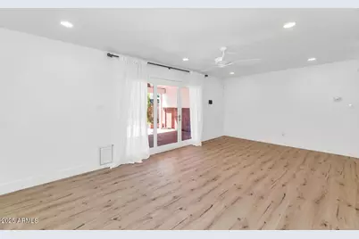 4027 E Campbell Avenue, Phoenix, AZ 85018 - Photo 9