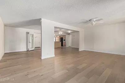 4134 W Linger Lane, Phoenix, AZ 85051 - Photo 5