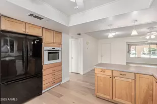 4134 W Linger Ln, Phoenix, AZ 85051 - Photo 11