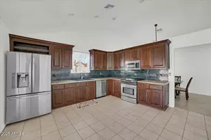 7102 W Julie Dr, Glendale, AZ 85308 - Photo 7