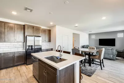 17056 W Red Bird Road, Surprise, AZ 85387 - Photo 5