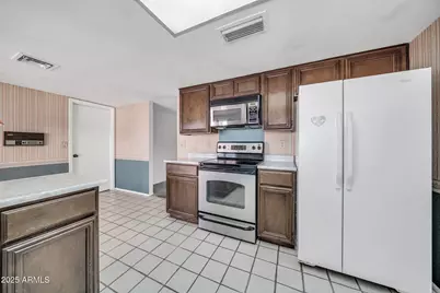 14024 N Burning Tree Place, Phoenix, AZ 85022 - Photo 3