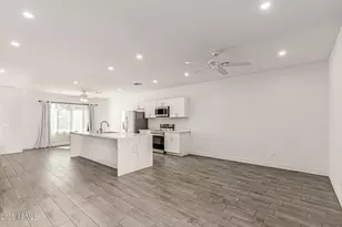 2640 E Beverly Ln E, Phoenix, AZ 85032 - Photo 13