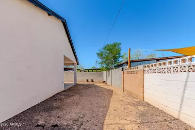 2640 E Beverly Lane E, Phoenix, AZ 85032 - Photo 33