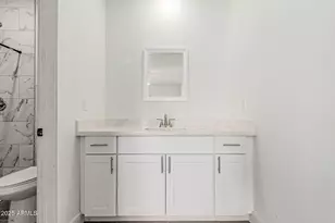 2640 E Beverly Ln E, Phoenix, AZ 85032 - Photo 19