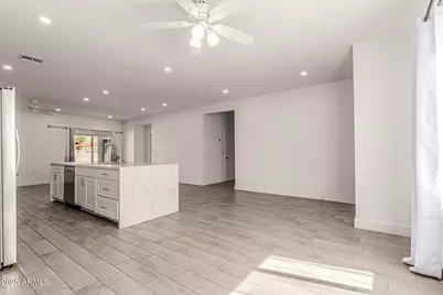 2640 E Beverly Lane E, Phoenix, AZ 85032 - Photo 7