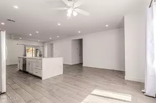 2640 E Beverly Ln E, Phoenix, AZ 85032 - Photo 7