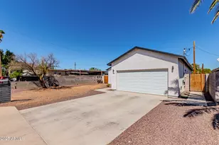2640 E Beverly Ln E, Phoenix, AZ 85032 - Photo 3