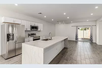 2640 E Beverly Lane E, Phoenix, AZ 85032 - Photo 9