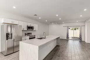 2640 E Beverly Ln E, Phoenix, AZ 85032 - Photo 9