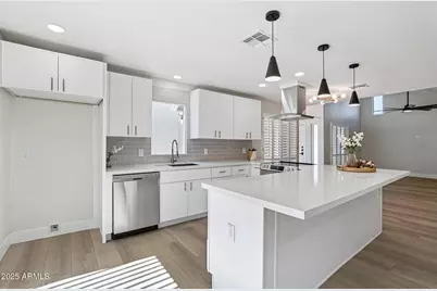 6629 N Majorca Way E, Phoenix, AZ 85016 - Photo 9