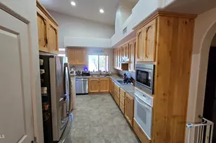 2926 W Tanya Trail, Phoenix, AZ 85086 - Photo 13