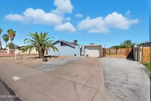 3736 W Mercer Ln, Phoenix, AZ 85029 - Photo 3