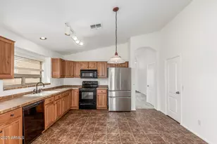 2537 W Red Fox Rd, Phoenix, AZ 85085 - Photo 11