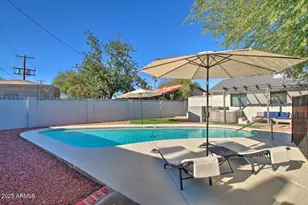 8637 E Palm Ln, Scottsdale, AZ 85257 - Photo 13