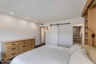 4201 E Camelback Road #34, Phoenix, AZ 85018 - Photo 11