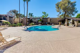 4201 E Camelback Rd, Phoenix, AZ 85018 - Photo 17
