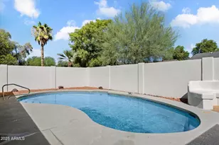 8716 E Mitchell Dr, Scottsdale, AZ 85251 - Photo 21