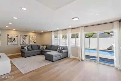 8716 E Mitchell Drive, Scottsdale, AZ 85251 - Photo 3