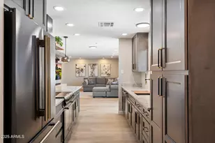 8716 E Mitchell Dr, Scottsdale, AZ 85251 - Photo 9