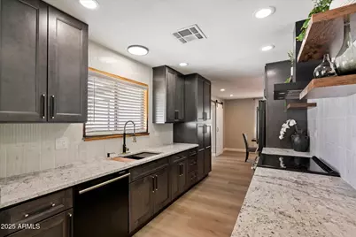 8716 E Mitchell Drive, Scottsdale, AZ 85251 - Photo 7